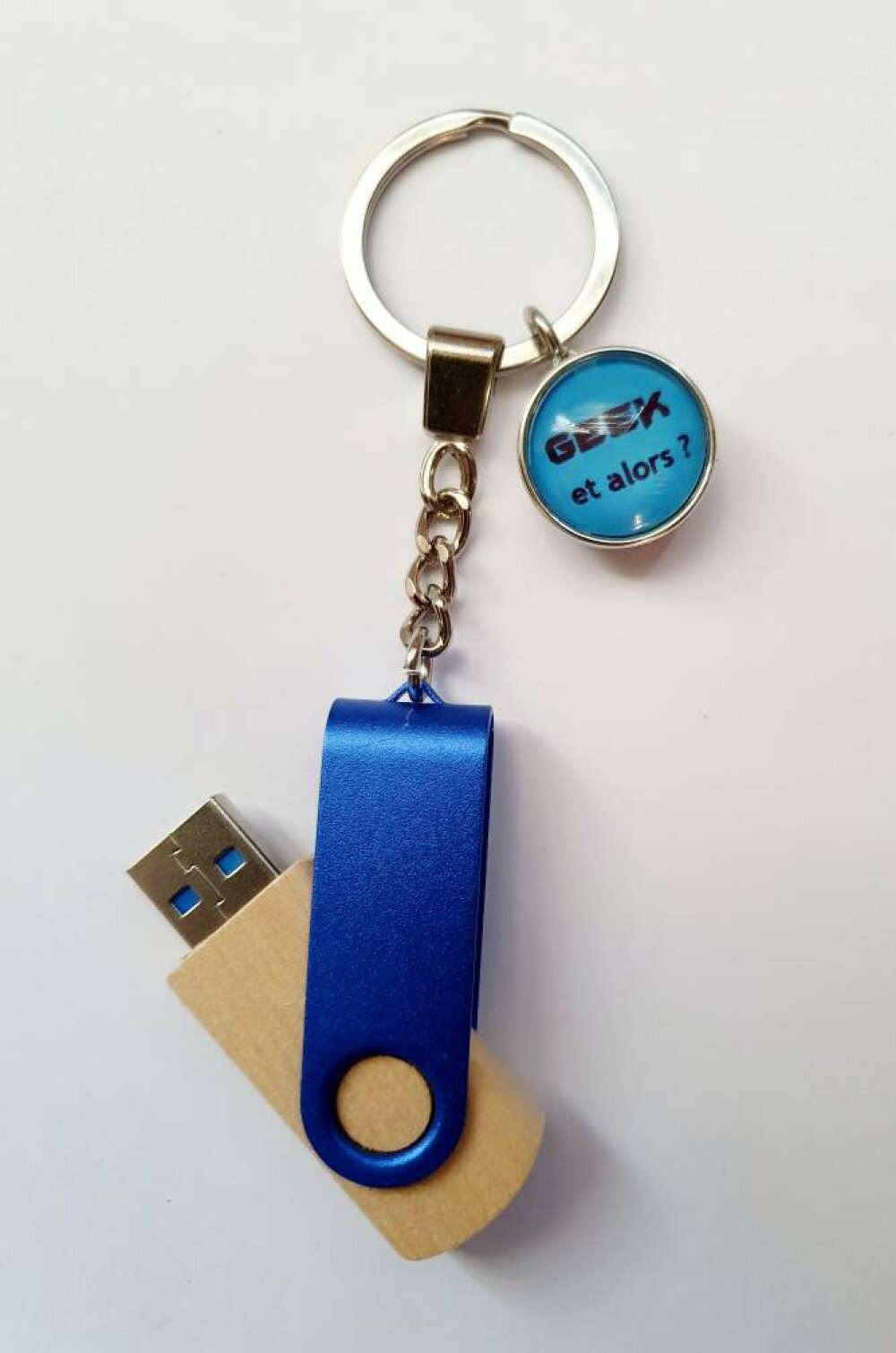 Porte clé avec clé usb bleu à bouton pression snap 18mm geek et