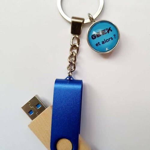 Porte clé avec clé usb bleu à bouton pression snap 18mm geek et alors?