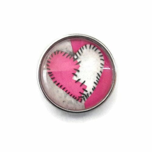 Bouton pression à cabochon de verre 18mm à coeur rose et gris façon coeur cousu