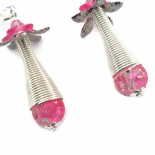 Boucles d'oreilles à perles roses  et cône argentée