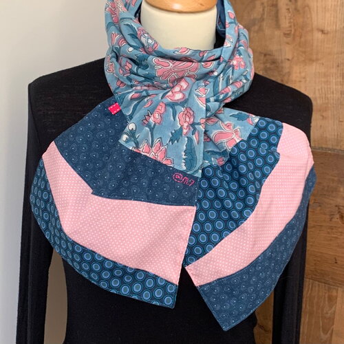 Echarpe foulard en tissus bleu et rose