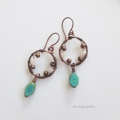 Boucles d'oreilles cuivre et perles de verre bleues