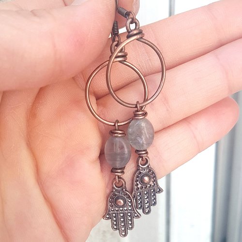 Boucles d'oreille lumineuses en cuivre et labradorite