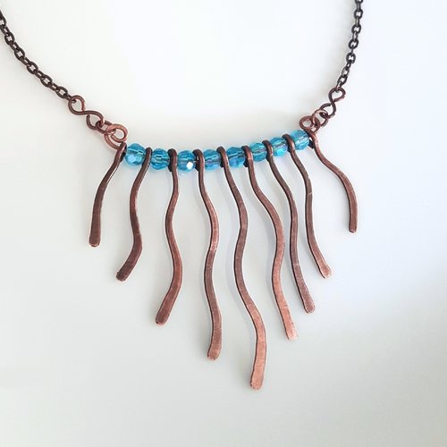 Collier en cuivre et perles bleues, collier pétillant