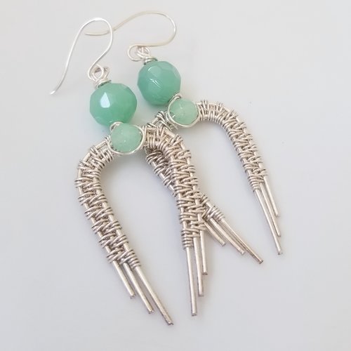 Boucles d'oreilles longues perles de verre vertes