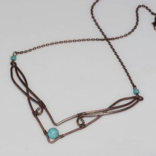 Collier court sihem-cuivre oxydé et perle de howlite turquoise