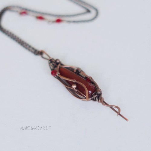 Collier "spindle", collier long en cuivre et perles