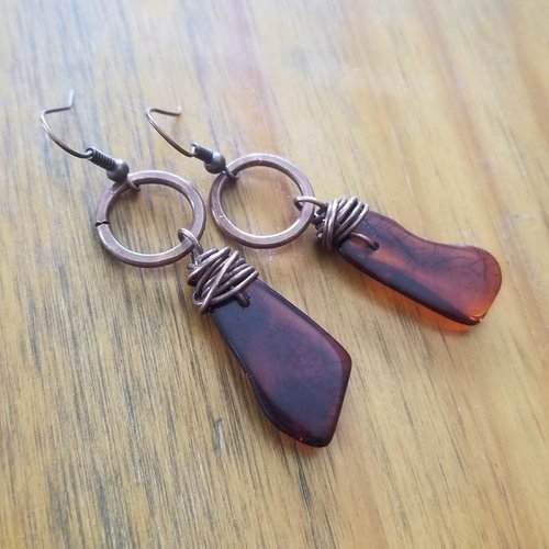 Boucles d'oreilles ambre et cuivre, boucles d'oreilles créoles en cuivre oxydé
