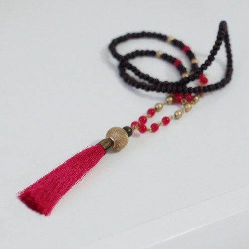 Boho jewelry / sautoir pompon en verre et bois / collier doré et rouge pompon soie