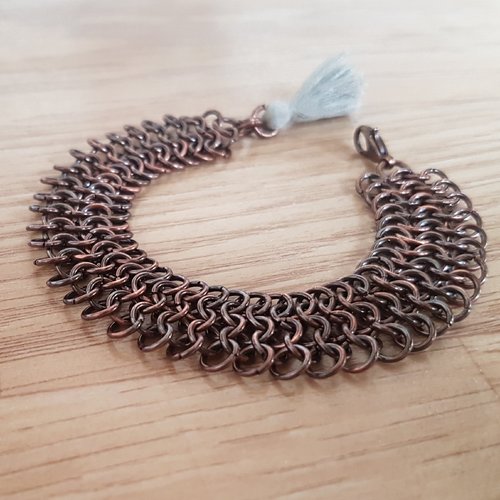 Chainmaille bracelet cuivre et pompon