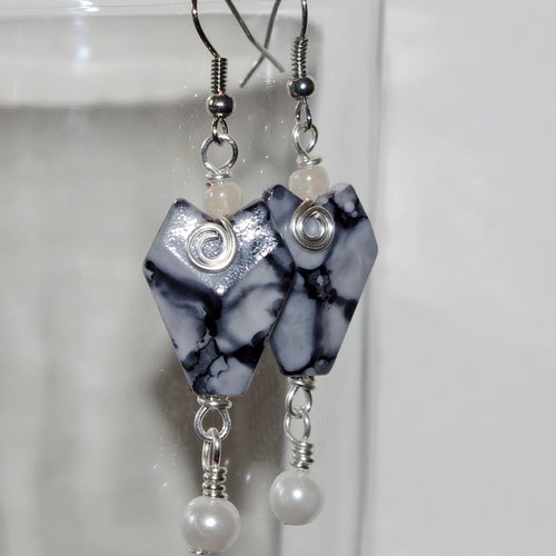 Boucles d'oreilles black and white