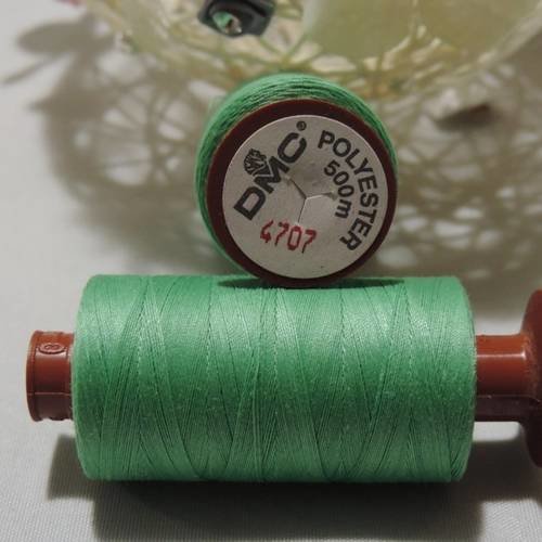 Fil à coudre tous textiles spécial machine dmc 500m / vert menthe 1034-4707 