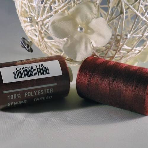 Fil à coudre polyester 1000 yards (env. 914m) / 178  lie de vin