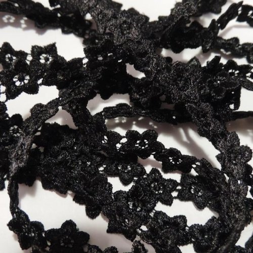 Morceau de 1,31m : guipure noire "fleurs" ø 15 mm pour couture ou autre déco