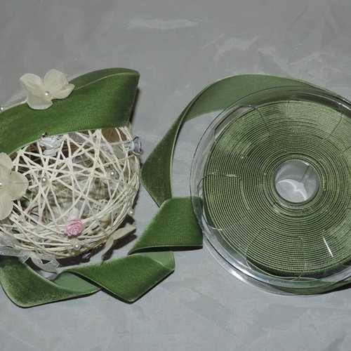 2nd choix : morceau 85cm ruban velours largeur 36 mm vert olive 53