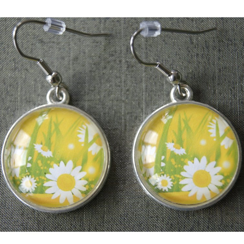 Boucles d'oreilles "marguerites", cabochons en verre, crochets et support en acier inoxydable