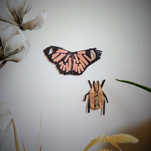 Collage papier " cabinet de curiosités: scarabée doré et papillon n°1" arts graphiques collage, creation papier, origami, decoration
