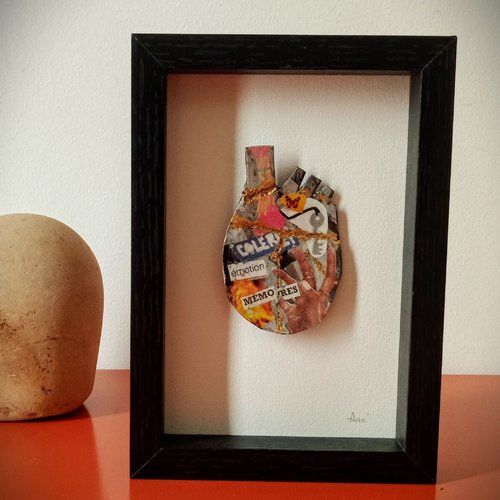Tableau collage "au coeur de l'ame n°1" cadre papier, cadre coeur, collage photomontage, tableau coeur, maison objet decoratif