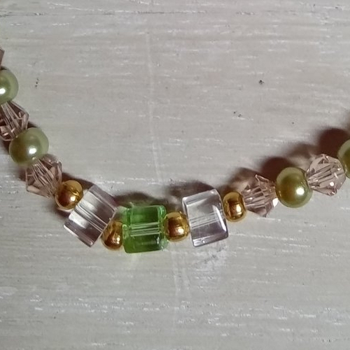 Bracelet perles cubes, vert et doré