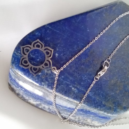Collier fleur de lotus, idée cadeau