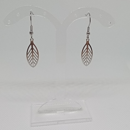 Boucles d’oreilles feuille ajourée en acier