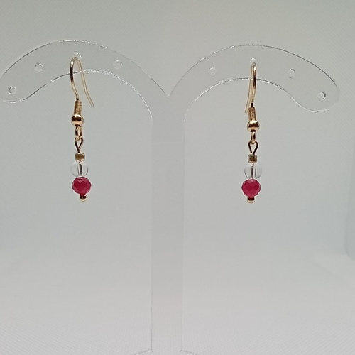 Boucles d’oreilles dorées avec rubis