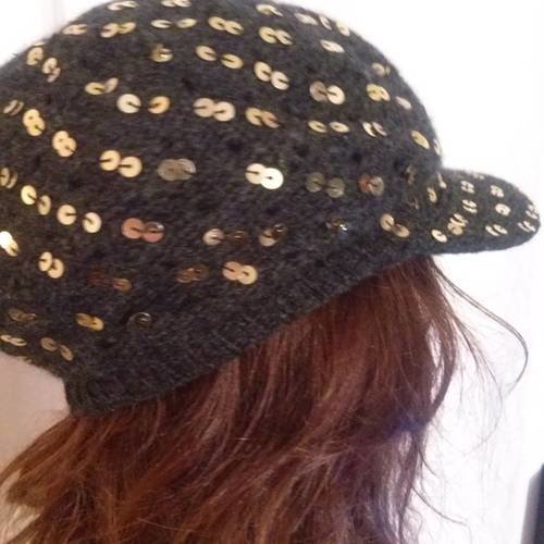 Bonnet en forme de casquette en coton, acrylique et paillettes 
