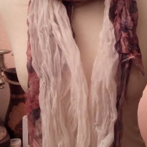 Joli foulard en coton, soie et viscose 