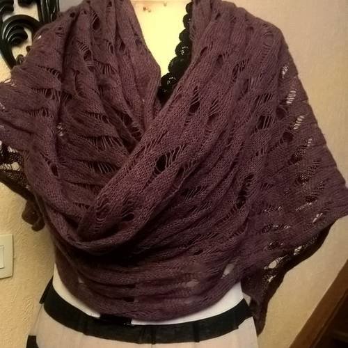 Châle en mohair et  acrylique de couleur prune 