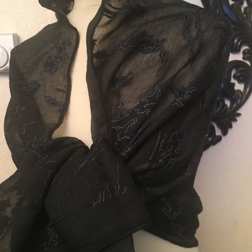 Etole et echarpe femme,en tissu fine à motifs,de couleur noire,écharpe femme,écharpe