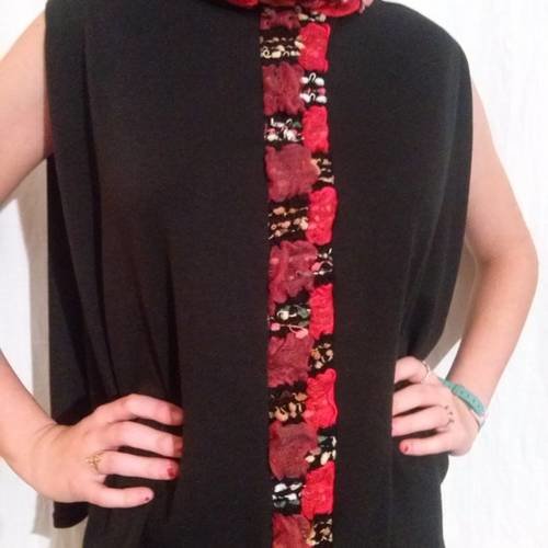 Blouse en forme de cape sans manches couleur noir 