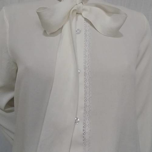 Chemise manches longues en coton de couleur blanc 