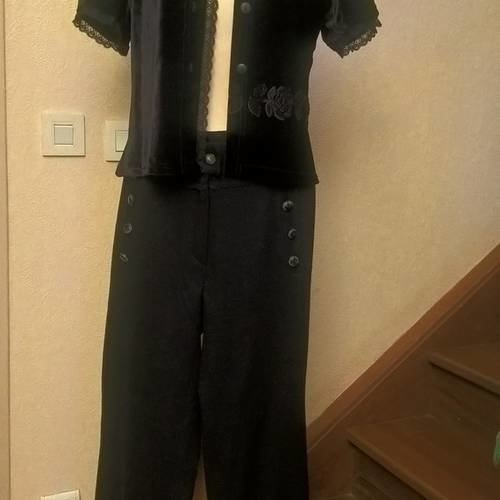 Pantalon droit en laine et coton de couleur noir 