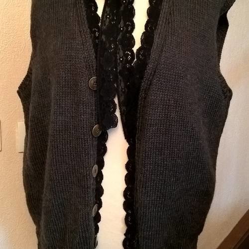 Gilet sans manches en laine et dentelle 