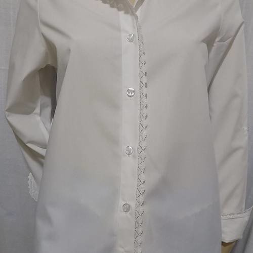 Chemise manches longues en coton blanc et dentelle blanche 