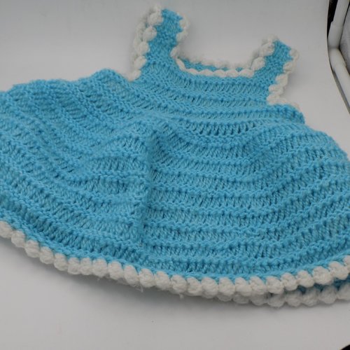 Robe Bebe Au Tricot Un Grand Marche