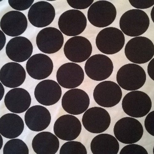 Tissu en  polyester et élasthanne couleur noir et blanc