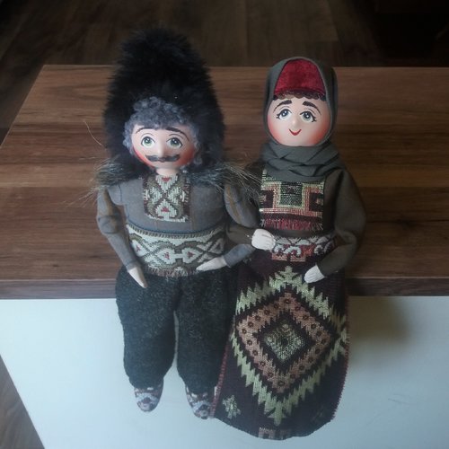 Poupées folkloriques assises arméniennes, poupées de collection