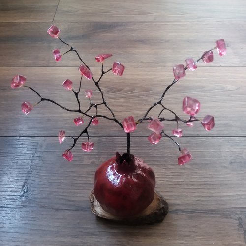 L’arbre de quartz rose arménien de la fertilité et bonne fortune