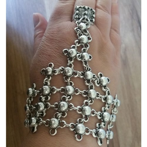 Bracelet bague arménienne, chaîne à la main, harnais à la main, bracelet esclave