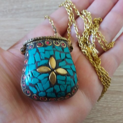 Collier en panier pendentif avec mosaïque de turquoise pierre naturel, panier pendentif