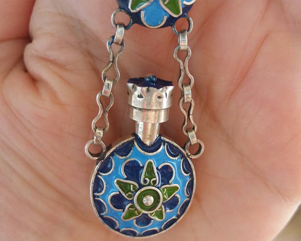 Collier-pendentif arménien de bouteille flacon de parfum en argent