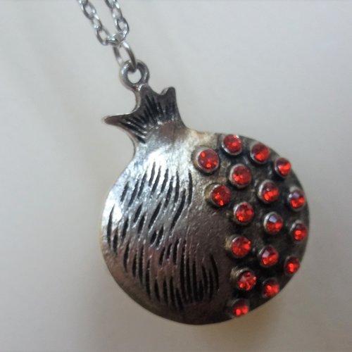 Collier arménie d’une grenade argenté et de pierres de zircon rouge, collier de grenade