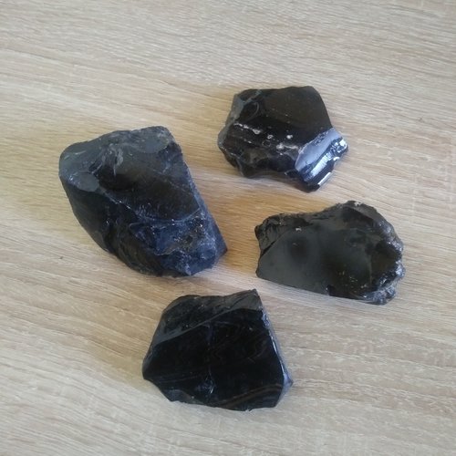 Obsidienne noire brute, obsidienne brute, pierres naturelles - précieuses, pierres de guérison, chakra 411gr