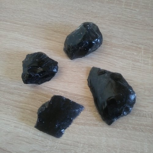 Obsidienne noire brute, obsidienne brute, pierres naturelles - précieuses, pierres de guérison, chakra 327gr