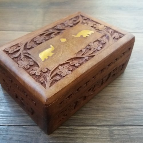 Boîte en bois artisanale, boîte à bijoux décorative