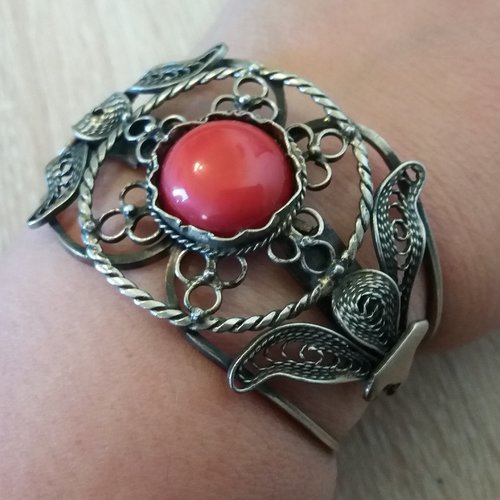 Bracelet à poignet filigrane de corail arménien