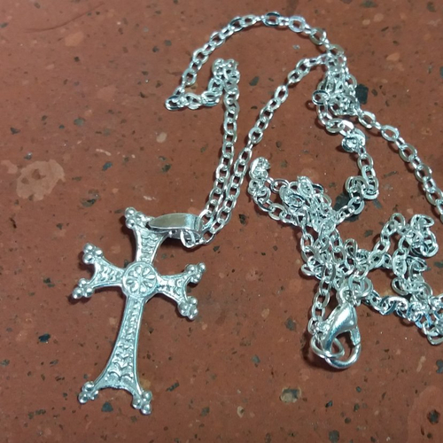Croix arménienne en argent sterling avec le signe d’éternité