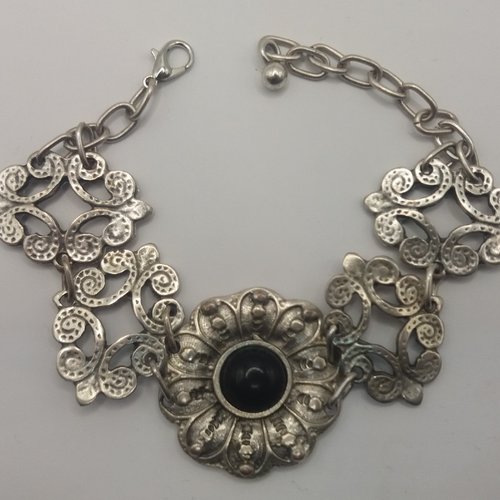 Bracelet arménien en onyx noir a mallions fleurie argenté, bracelet arménien