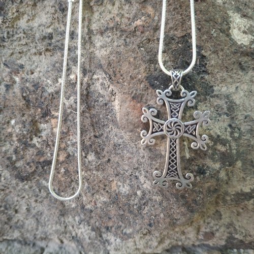 Croix arménienne en argent sterling avec le signe d’éternité, bijoux arméniens